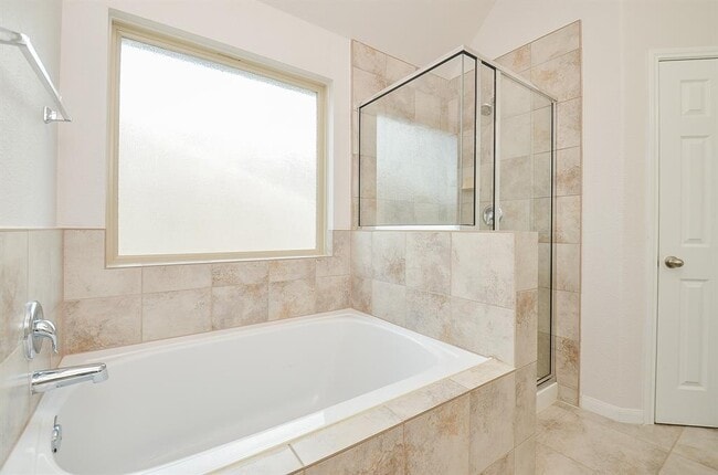 Building Photo - 5610 White Camelia Ct