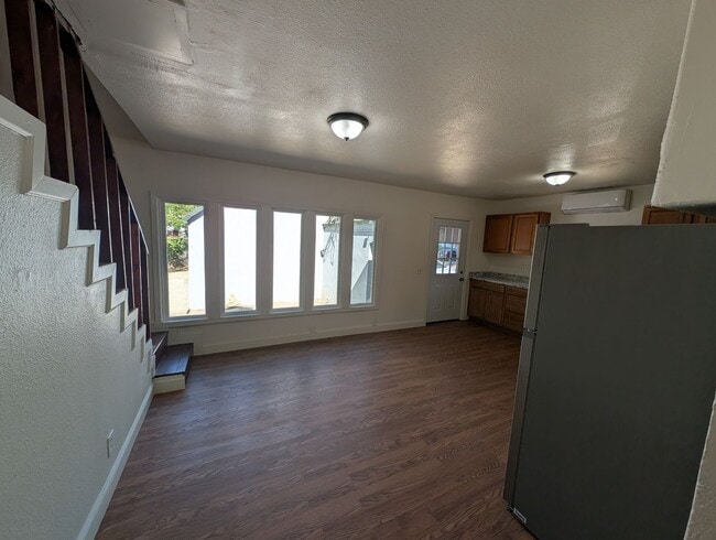 Building Photo - 4 Bedroom Home near Caldwell Park
