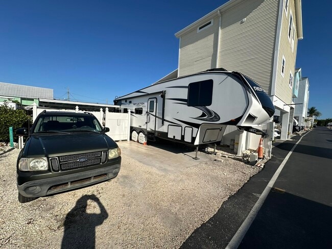 Building Photo - 6099 Overseas Hwy