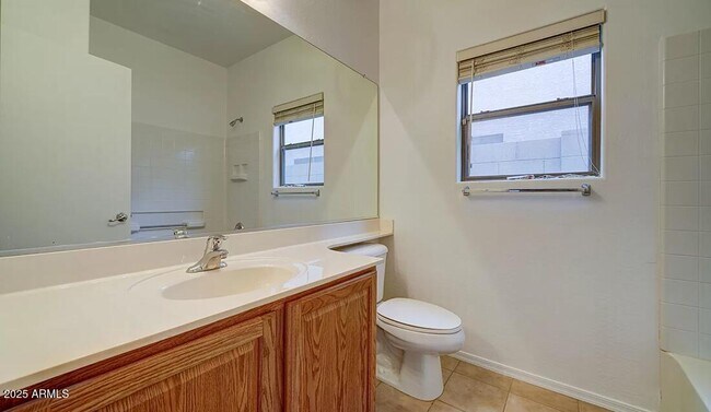 Building Photo - 44811 Paraiso Ln