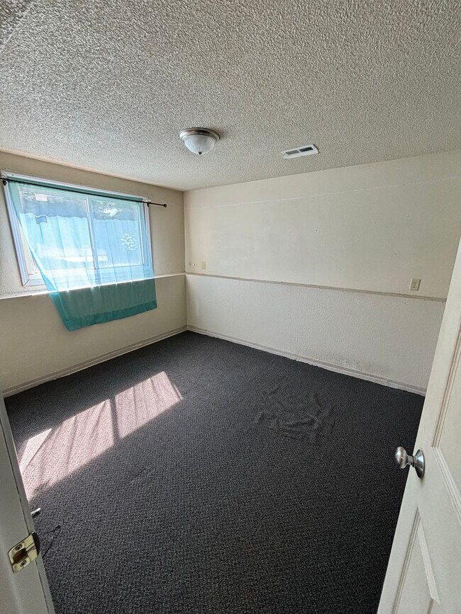 Building Photo - 6124 73rd Ave N