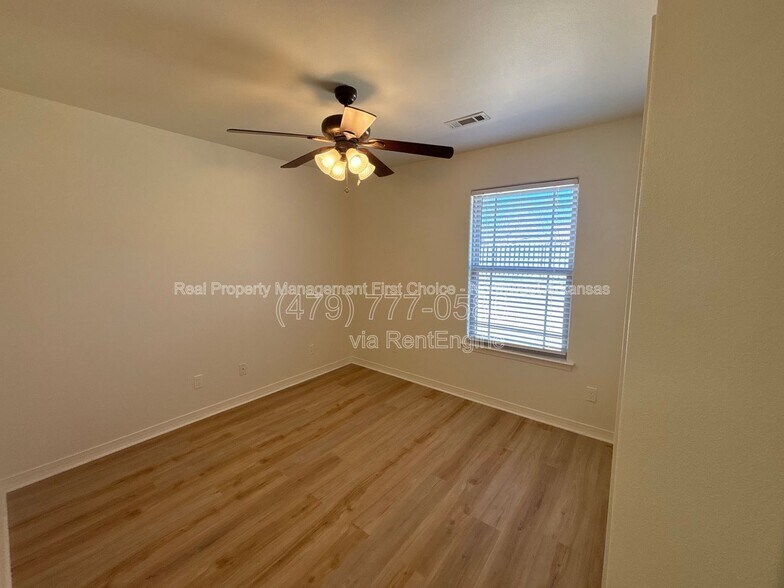 Building Photo - 421 Coopers Wy