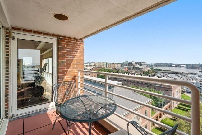 Building Photo - 197 8th St