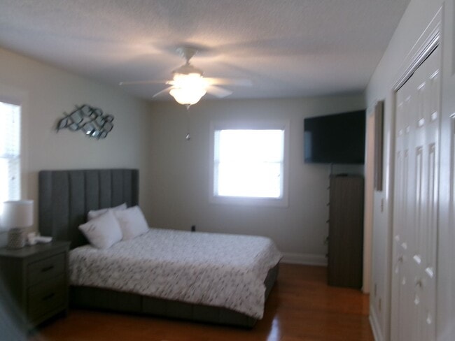 Building Photo - 3 bedroom raised beach home on Ocean Boule...