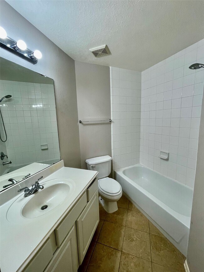 Building Photo - 16507 Shady Canyon Ct
