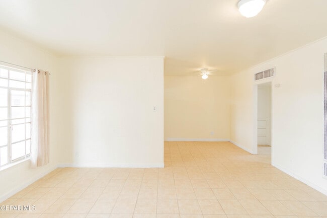 Building Photo - 1210 N Florence St