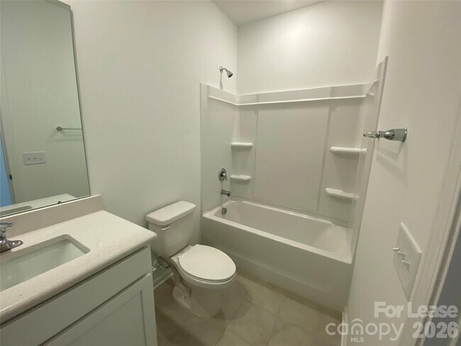 Building Photo - 14057 Lake Home Ln