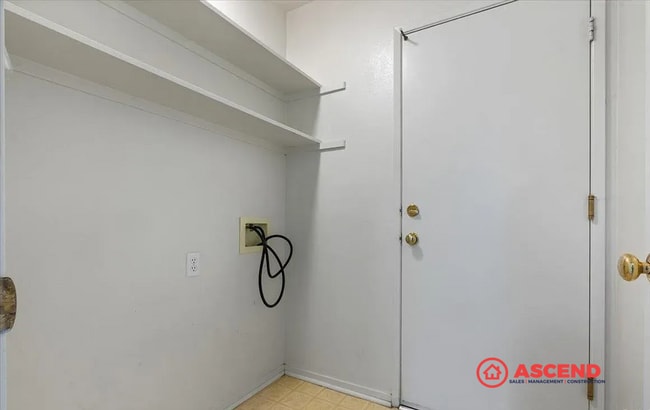 Building Photo - Wonderful 4 Bedroom Located in Laurel Glen Area!