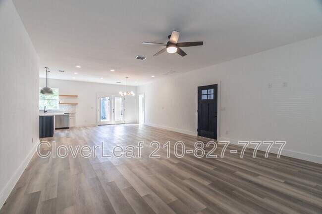 Building Photo - 1934 Lamar St