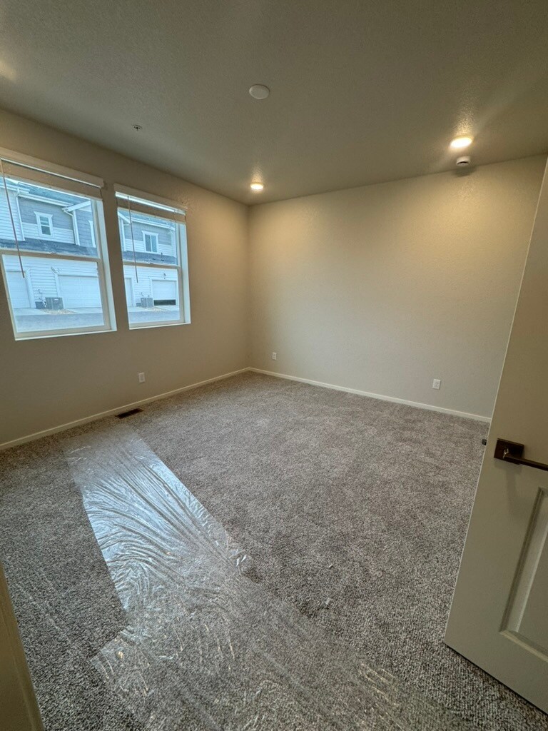 Master bedroom - 1811 Bounty Dr