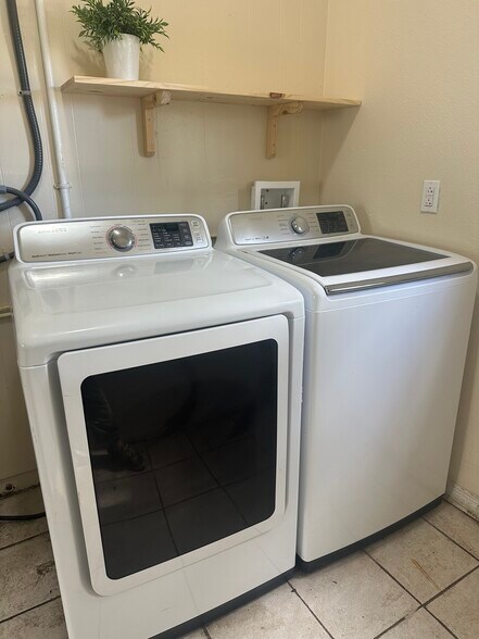 Laundry - 4949 17th St