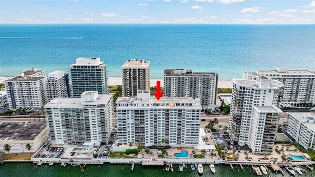 Building Photo - 5700 Collins Ave