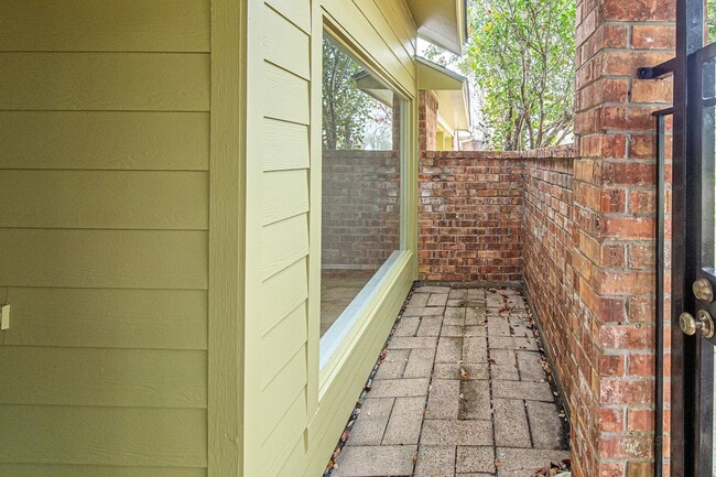 Building Photo - 20055 Fort Stanton Dr