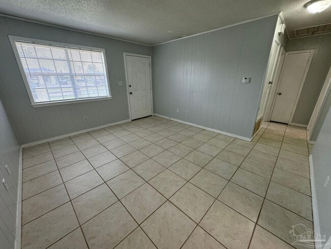 Building Photo - 407 Schubert Dr