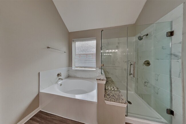 Building Photo - 3511 Glenhill Dr