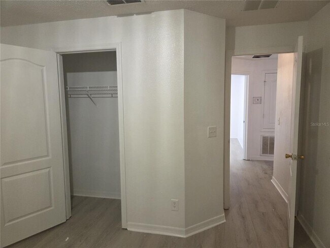 Building Photo - 407 Arkansas Ct