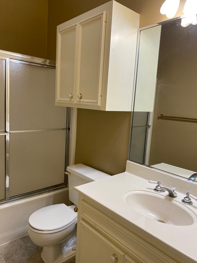 Building Photo - 7842 Millicent Cir