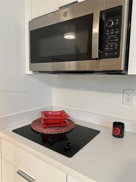 Building Photo - 1611 Meridian Ave