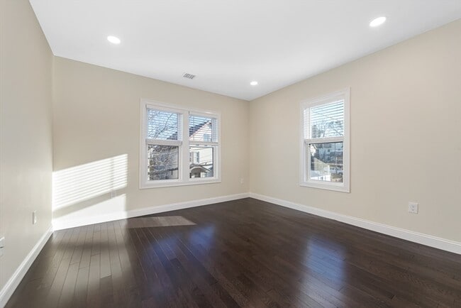 Building Photo - 62-64 Bradbury Ave