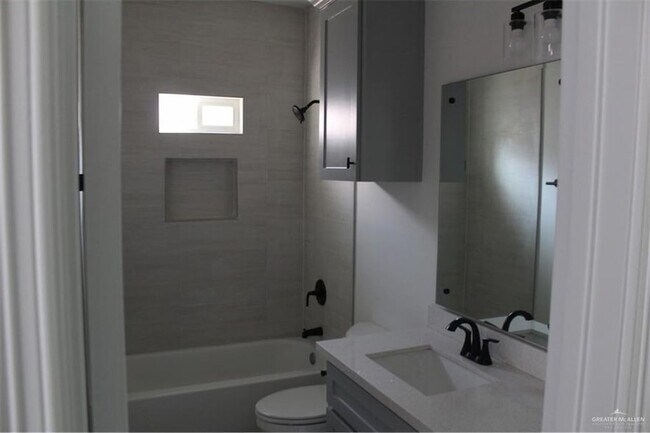 Building Photo - 5609 Ozark Ave