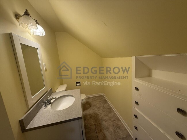 Building Photo - 1585 Wilson Ave SW