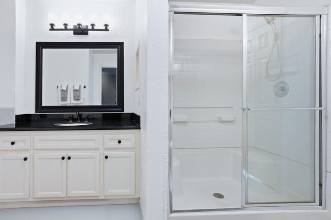 Building Photo - 29702 Sullivan Oaks Dr