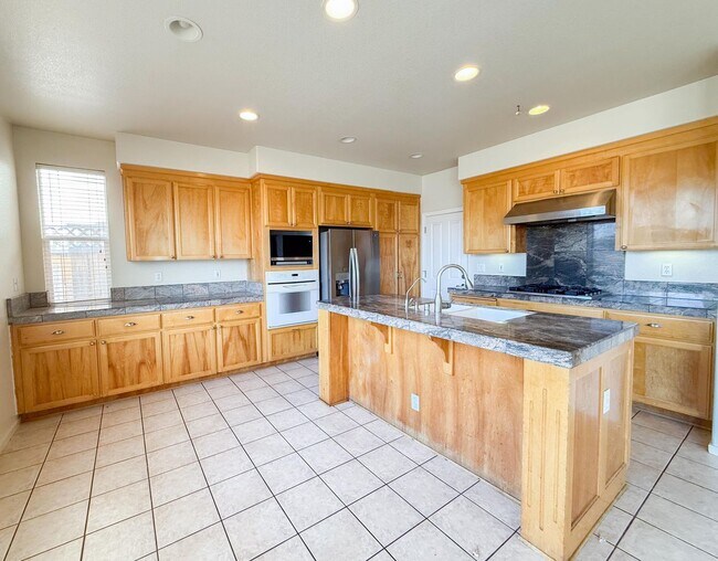 Building Photo - Spacious Milpitas 3 Bedroom 2 Bath Home