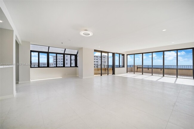 Building Photo - 251 Crandon Blvd