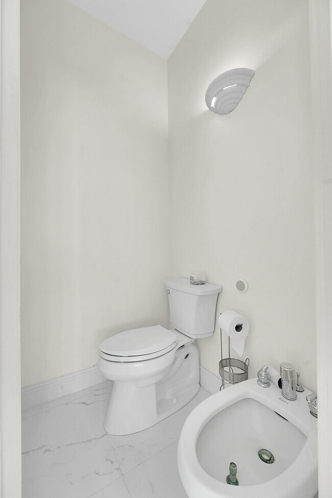 Building Photo - 13620 Folkestone Cir