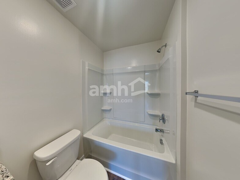 Building Photo - 1401 John Swann St