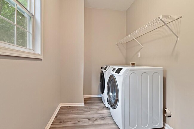 Building Photo - 1125 Anthony Ct