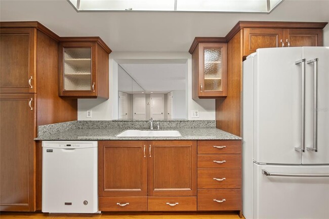 Building Photo - 2611 Bayshore Blvd
