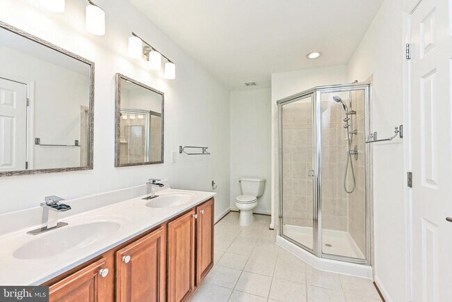 Building Photo - 4654 Hummingbird Ln