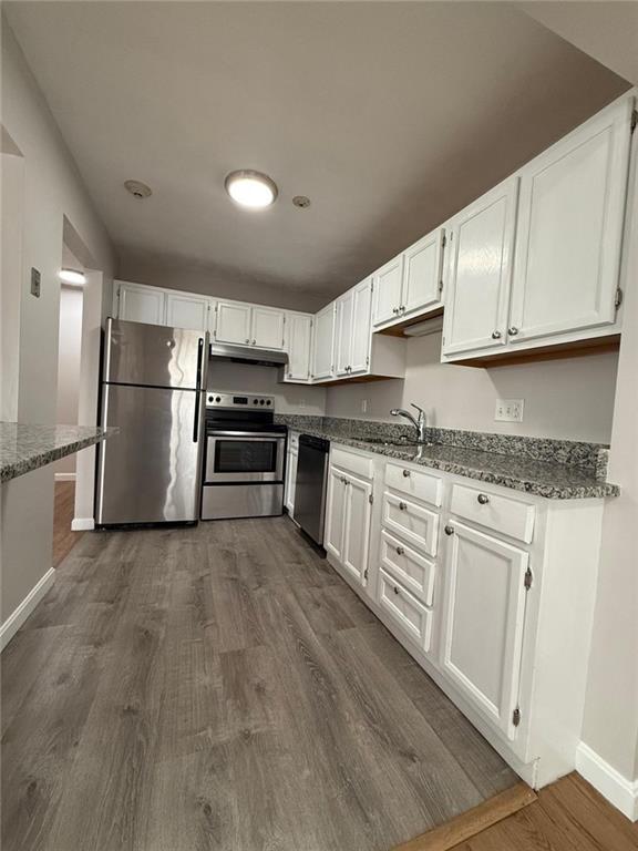 Building Photo - 400 New River Rd