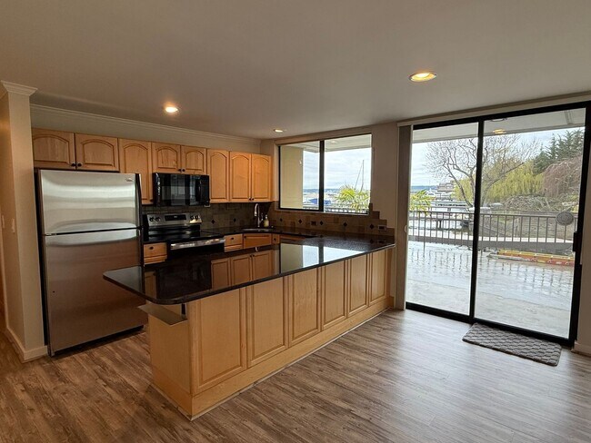 Building Photo - 2bd/1.5ba Kirkland Condo