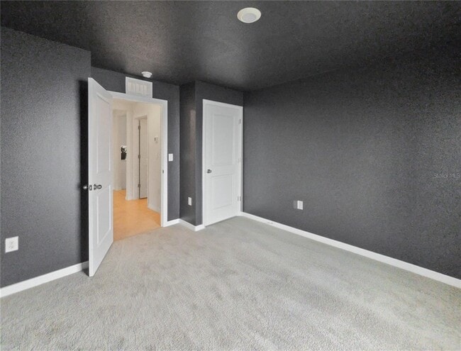 Building Photo - 304 SE 66th Ct