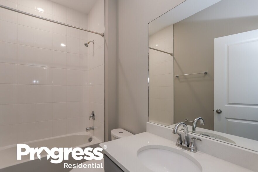 Building Photo - 11853 Brighton Knoll Loop