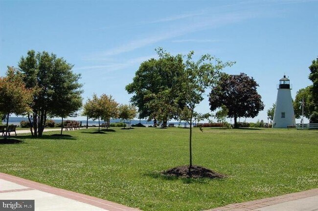 Building Photo - 82 Fountain St