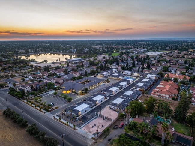 Building Photo - 2806 E Alluvial Ave