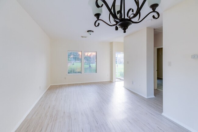 Building Photo - 1703 Nichole Woods Dr