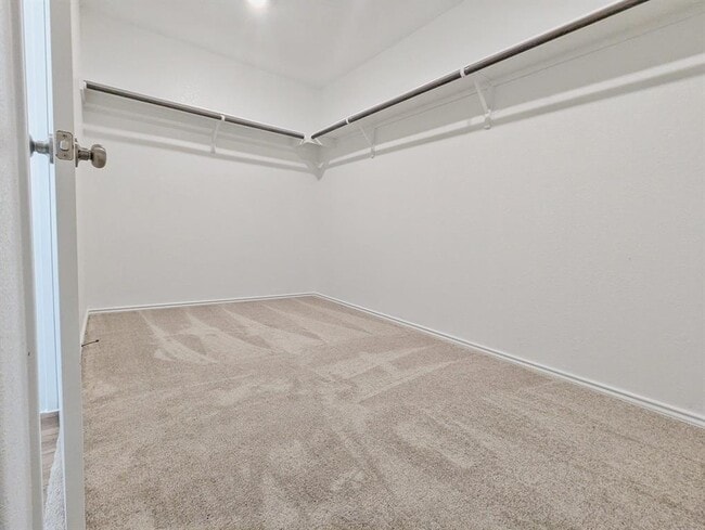 Building Photo - 158 Gresham