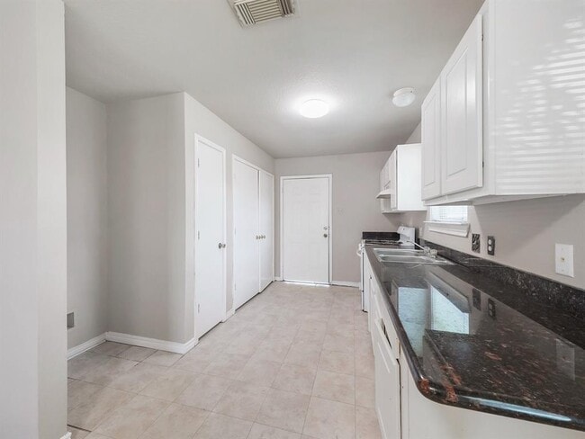 Building Photo - 8029 Dockal Rd