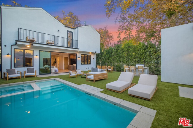 Building Photo - 4256 Camellia Ave