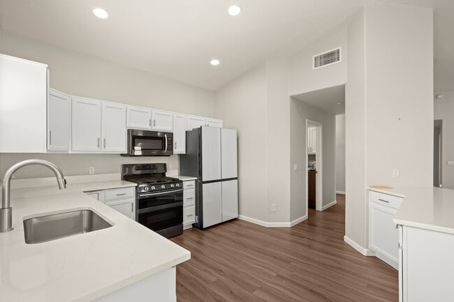 Building Photo - 2729 Cartegena Dr