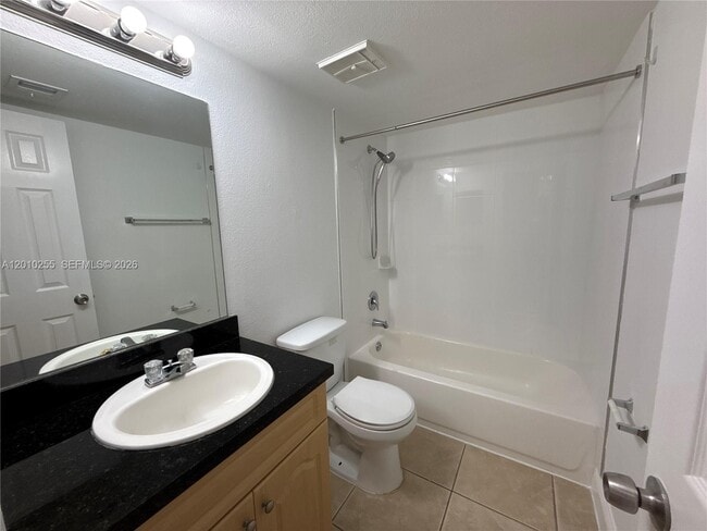 Building Photo - 9979 Nob Hill Ln