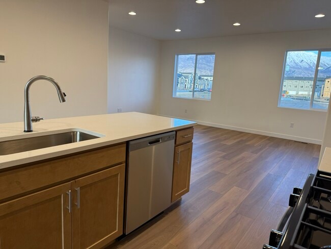 Building Photo - 515 S 800 W