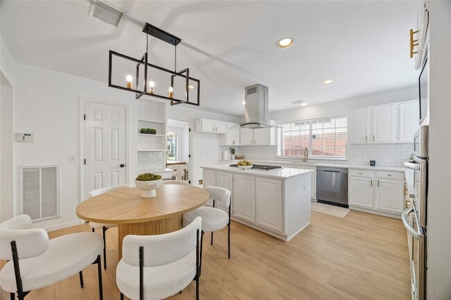 Primary Photo - 10310 Minturn Ln