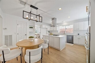Building Photo - 10310 Minturn Ln
