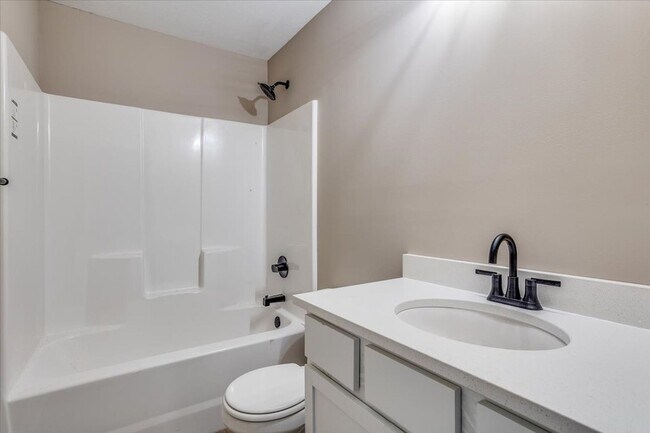 Building Photo - Auburn Villas-Amora Plan