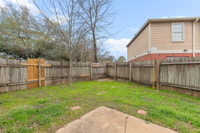 Building Photo - 10025 Spring Pl Dr